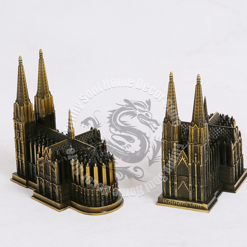 Metalowa Katedra Kolonii Niemc – Home Decor Medieval recenzja i cena